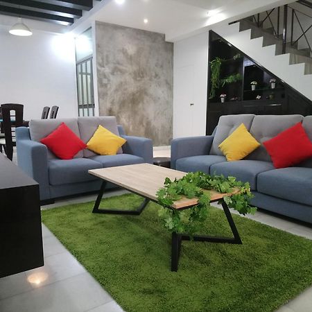 Jb Homestay Bukit Indah Wifi Ciq Mall Legoland Free Parking Johor Bahru Exterior photo